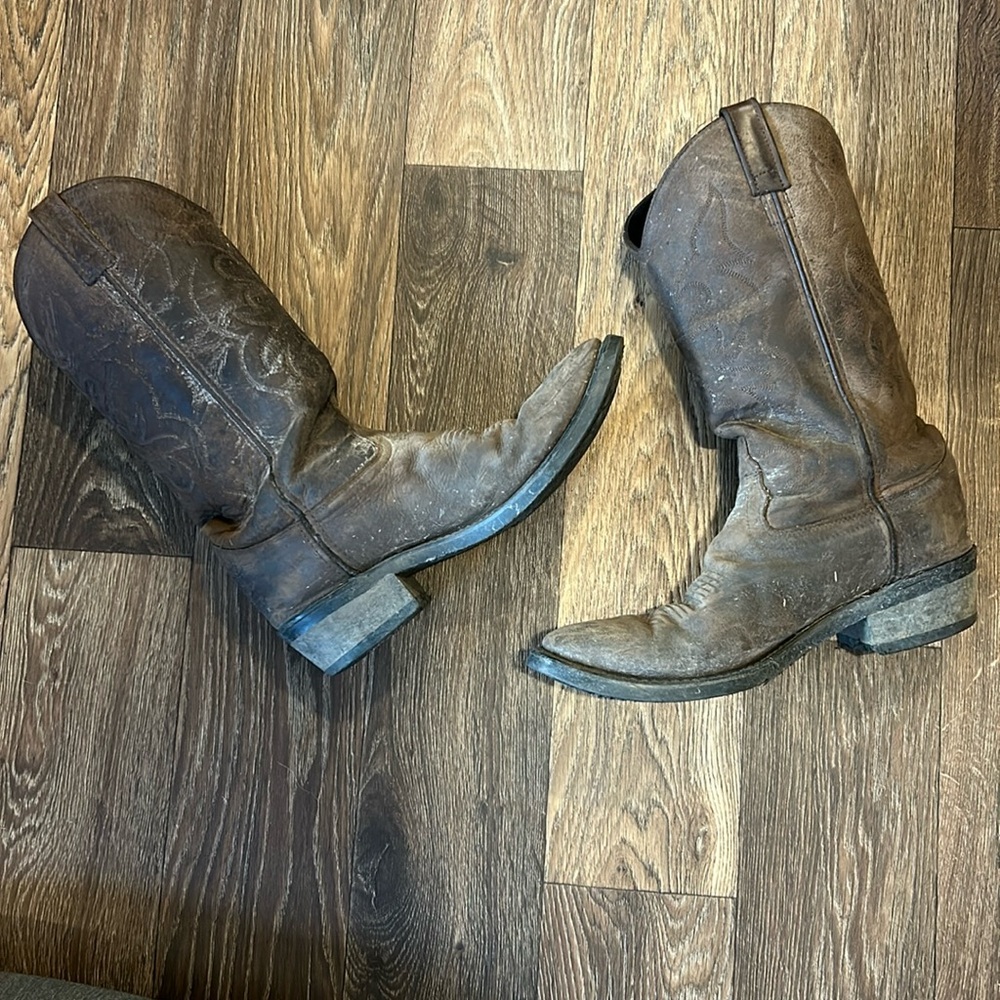 Old west size 8.5 men’s brown cowboy boots